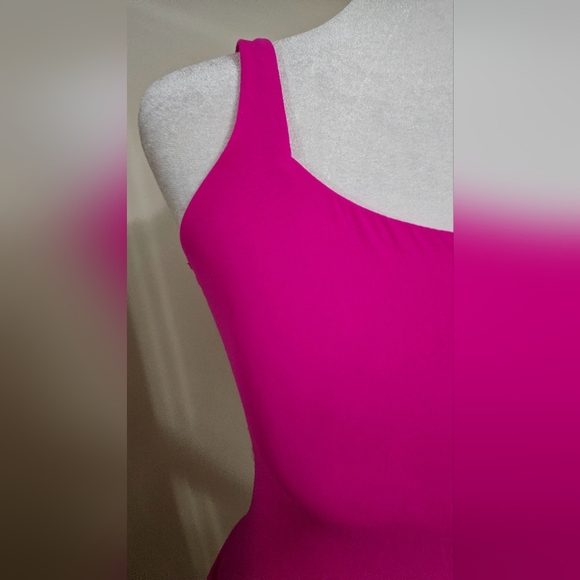 CALI CURVES Scoop Neck Sleevless Shaping Bodysuit In Fushia Pink. Size M/L NWT - Picture 4 of 9